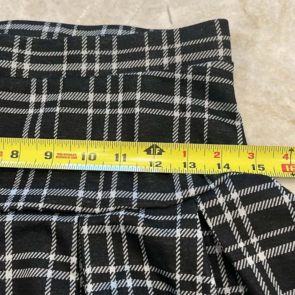 HESPERUS | Schoolgirl Pleated Tartan Mini‎ Skirt | Black & White Plaid | Small